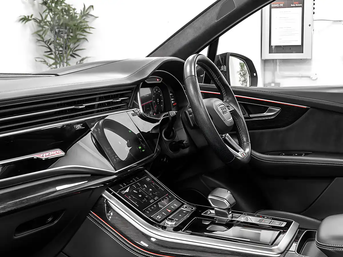 Used 2021 Audi Q7 Vorsprung Daytona Grey - Interior and Exterior details 17