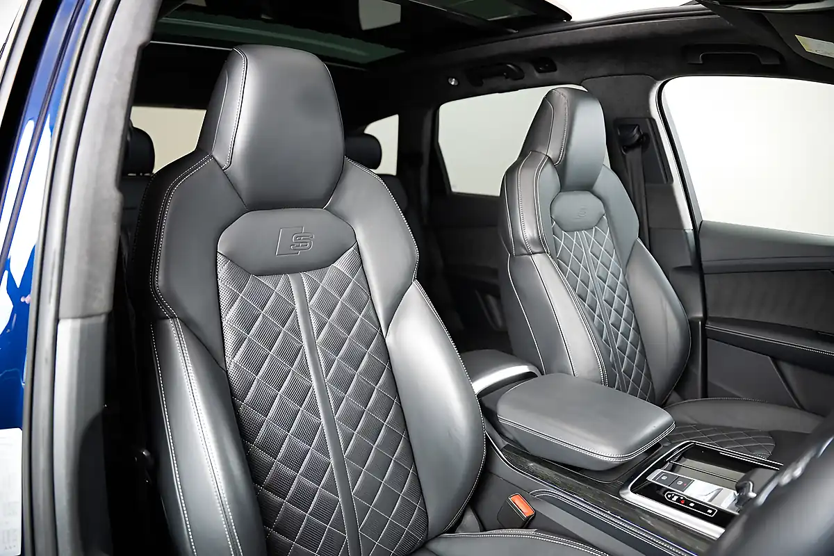 Used 2021 Audi Q7 Vorsprung Navarra Blue - Interior and Exterior details 2