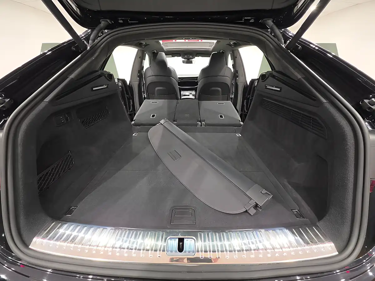 Used 2021 Audi Q8 Vorsprung Black - Interior and Exterior details 14