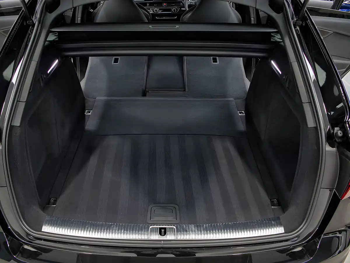 Used 2021 Audi RS 4 Carbon Black Black - Interior and Exterior details 19