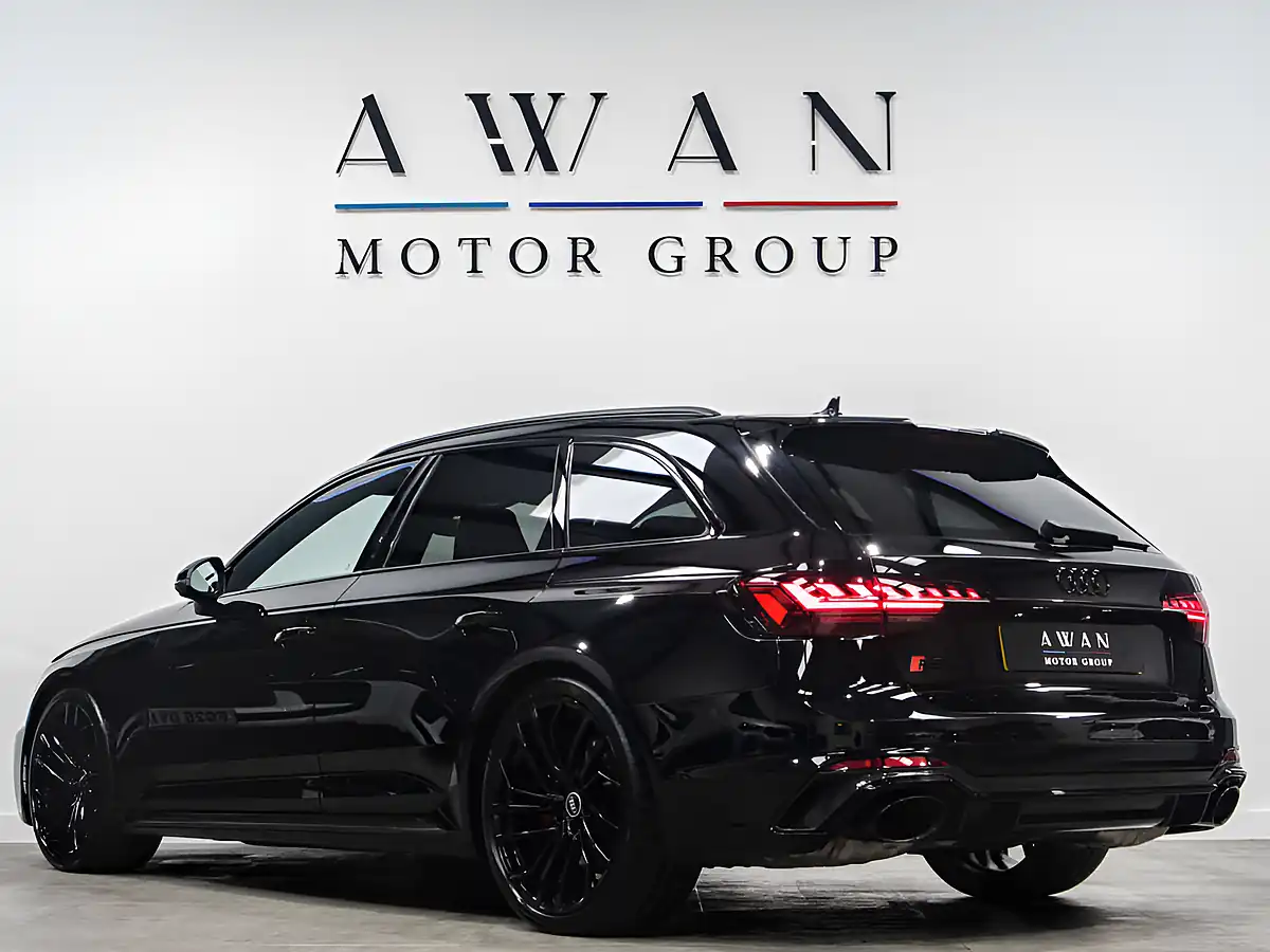 Used 2021 Audi RS 4 Carbon Black Black - Interior and Exterior details 3