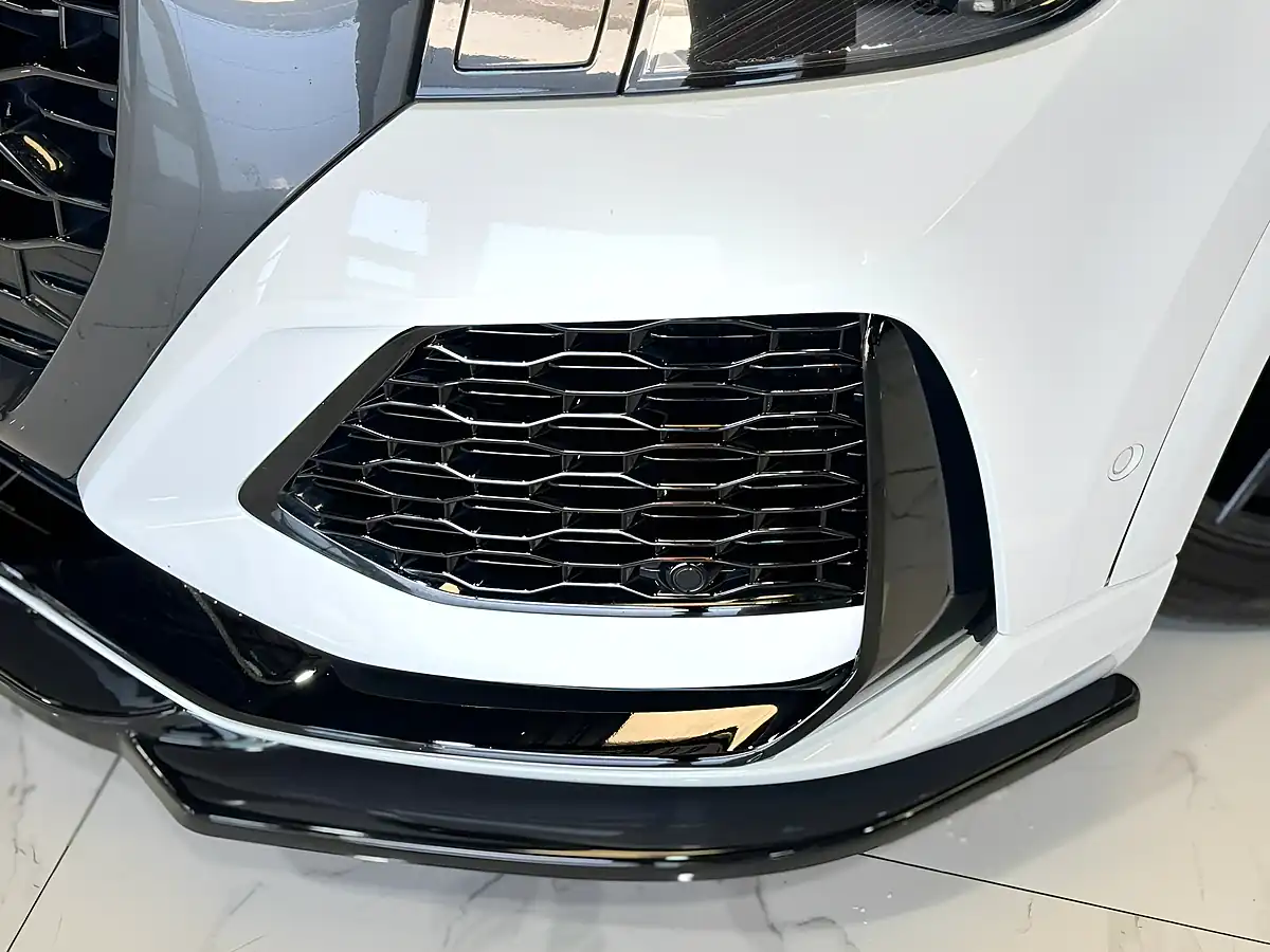 Used 2021 Audi RSQ8 Quattro White - Interior and Exterior details 12