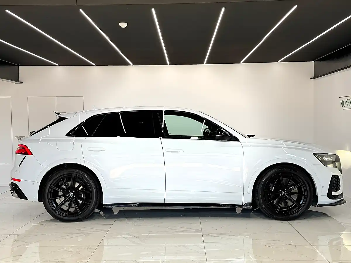 Used 2021 Audi RSQ8 Quattro White - Interior and Exterior details 4