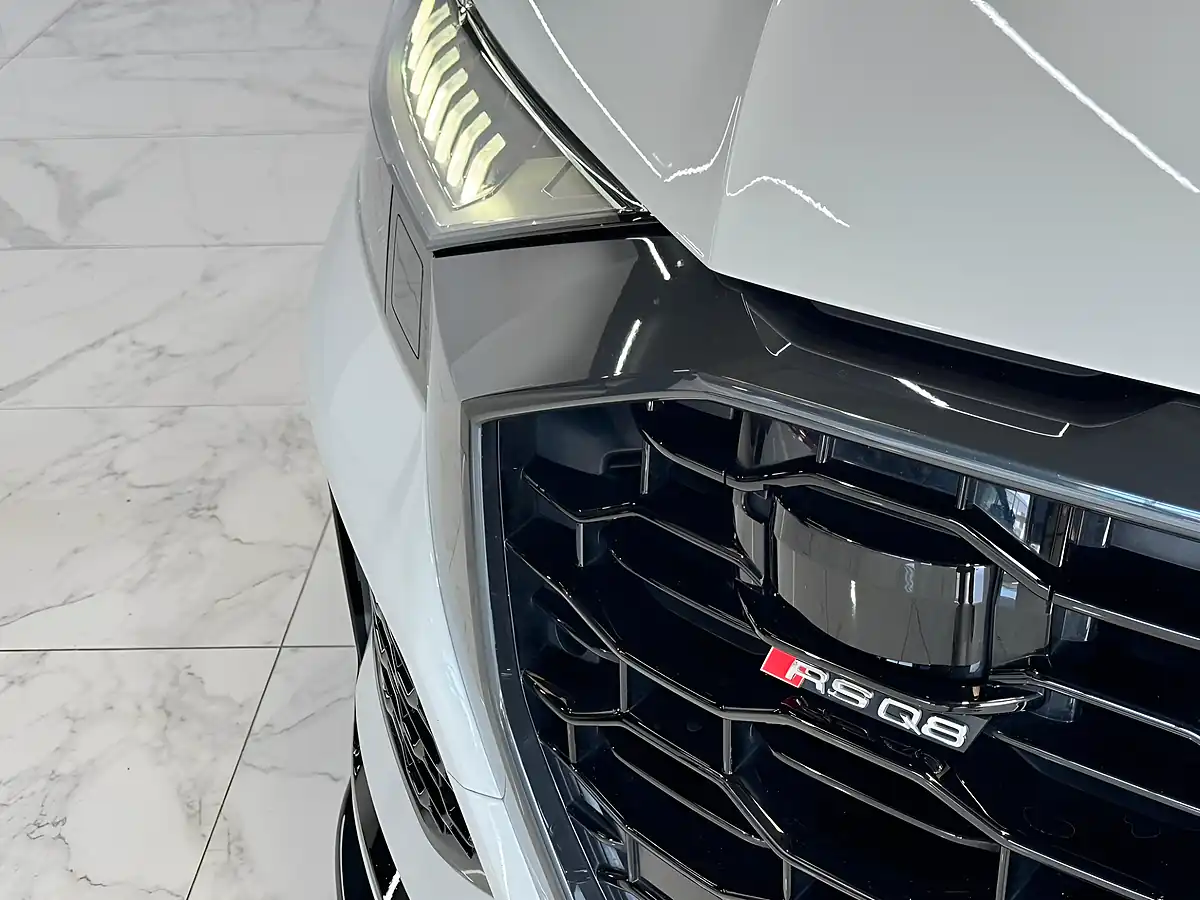 Used 2021 Audi RSQ8 Quattro White - Interior and Exterior details 9