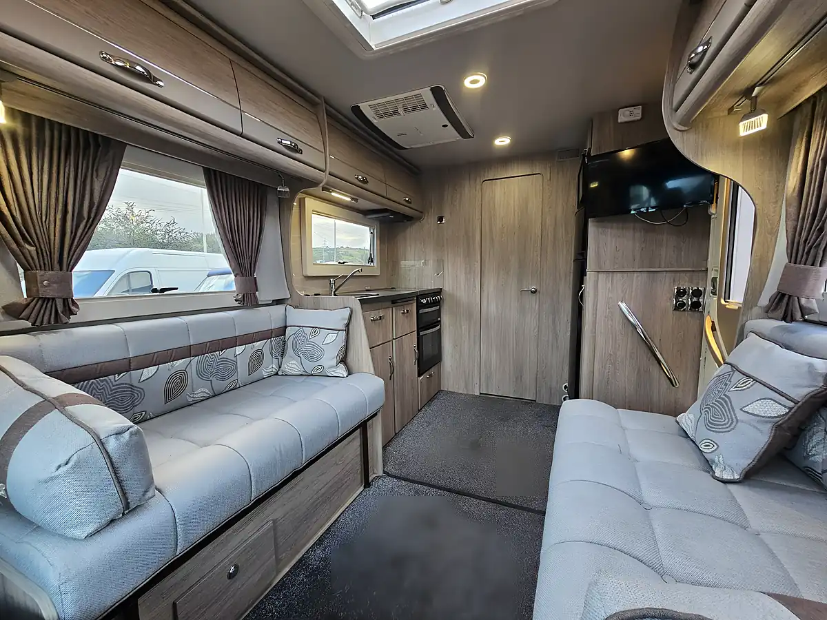 Used 2021 Autosleeper Burford Duo Luxury White - Interior and Exterior details 11