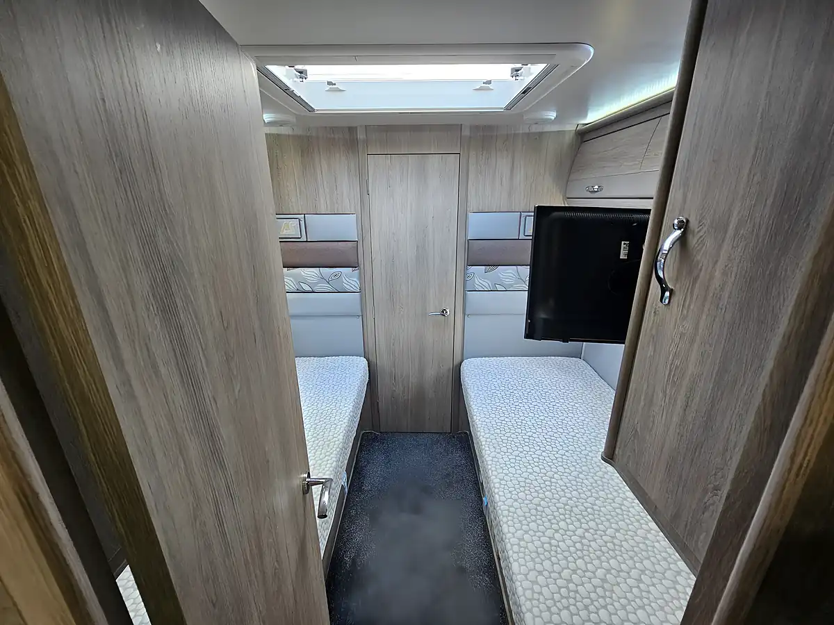 Used 2021 Autosleeper Burford Duo Luxury White - Interior and Exterior details 15