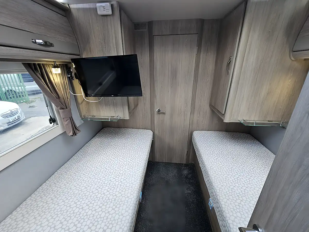 Used 2021 Autosleeper Burford Duo Luxury White - Interior and Exterior details 17