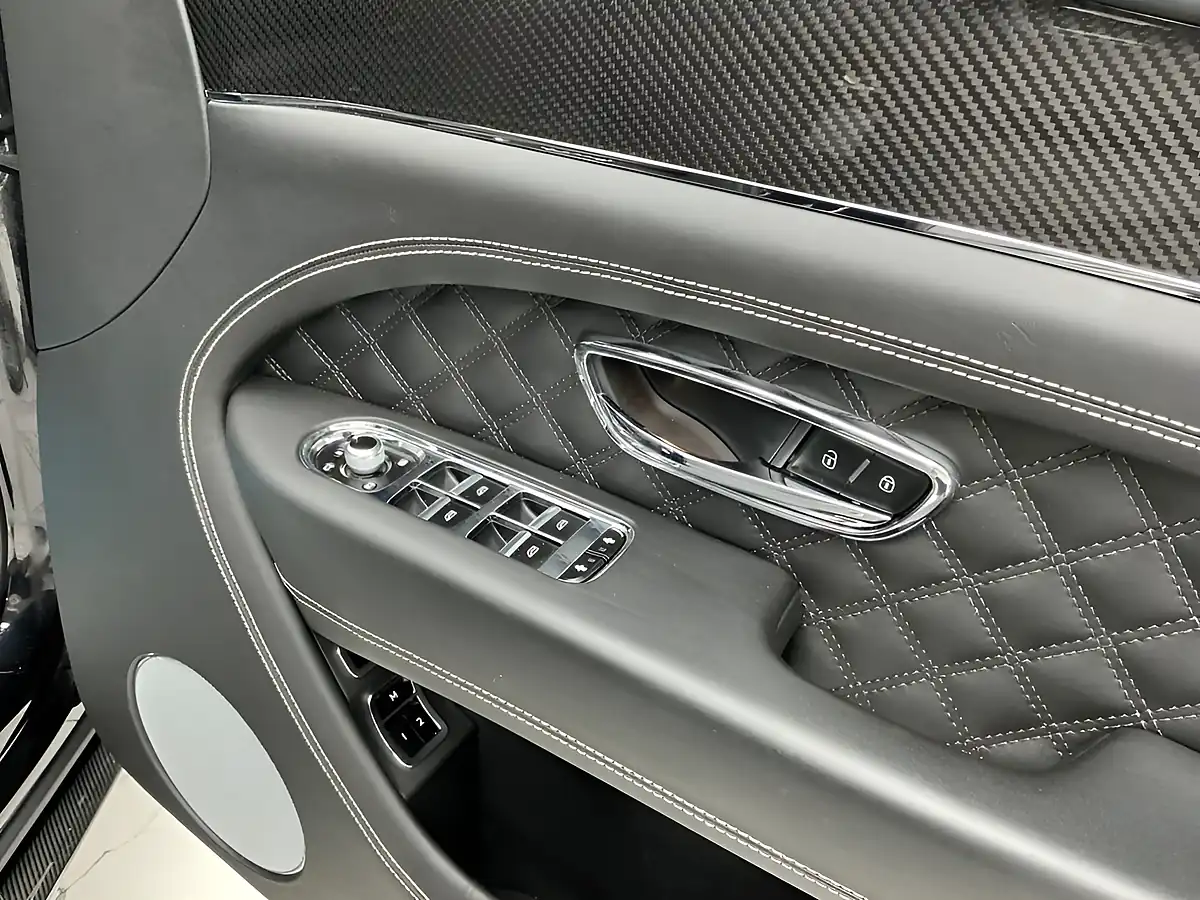 Used 2021 Bentley Bentayga Black - Interior and Exterior details 13