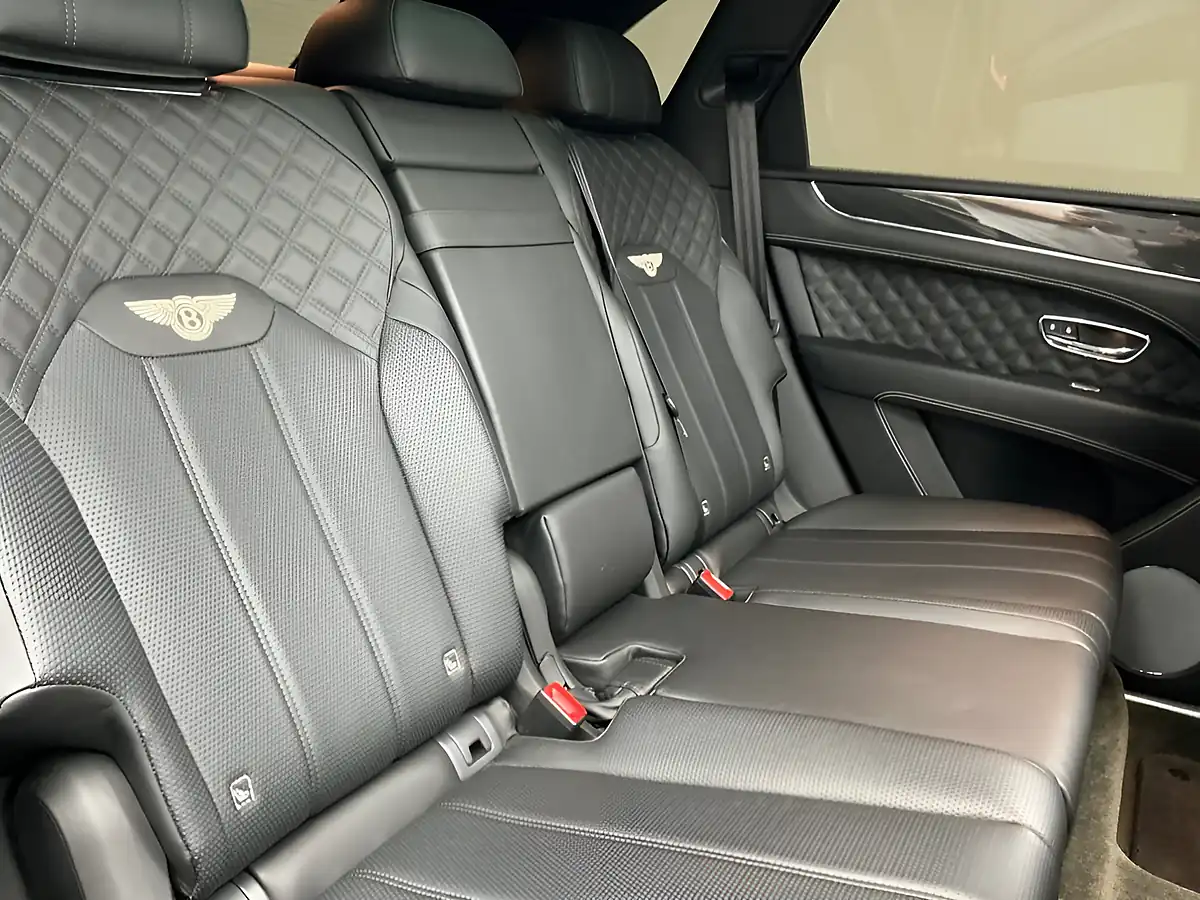 Used 2021 Bentley Bentayga Black - Interior and Exterior details 14