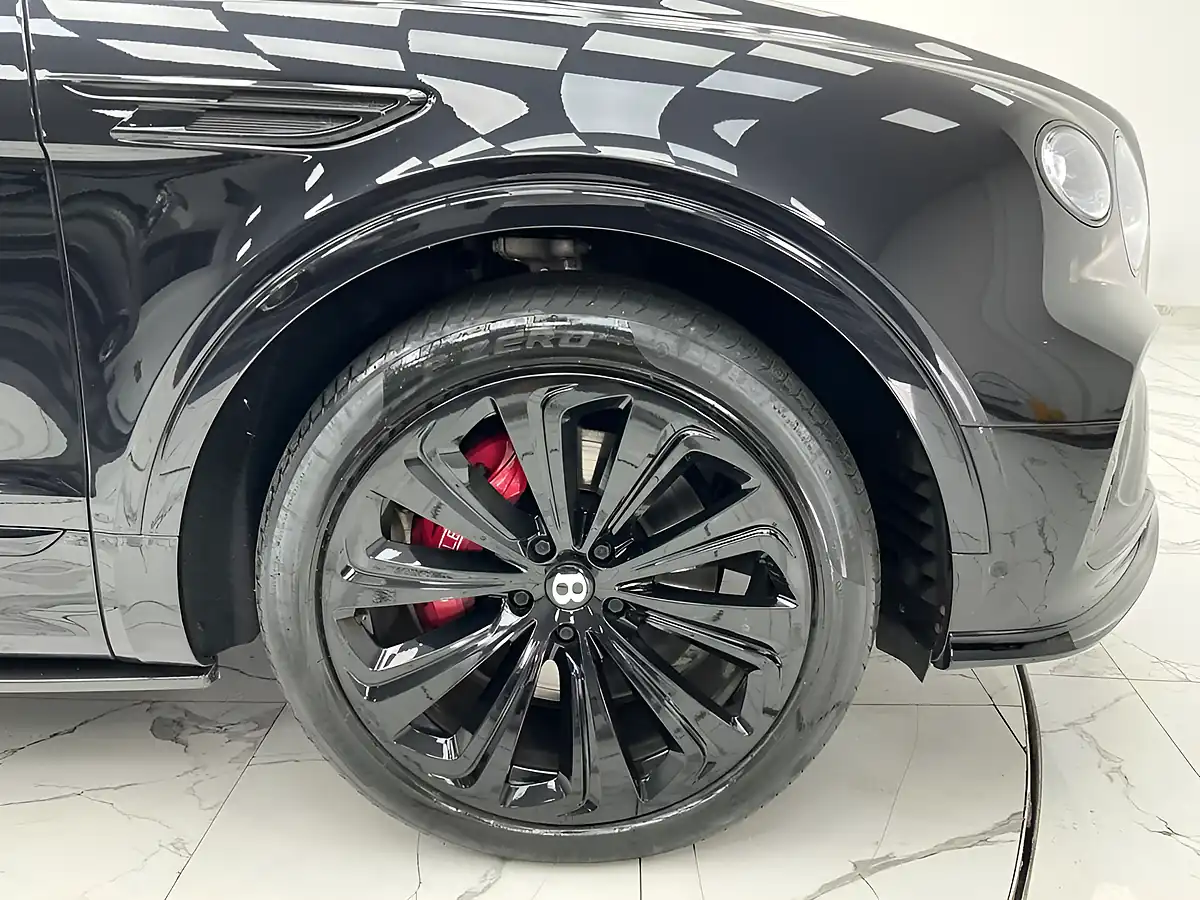 Used 2021 Bentley Bentayga Black - Interior and Exterior details 15