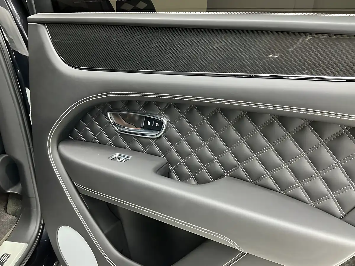 Used 2021 Bentley Bentayga Black - Interior and Exterior details 17