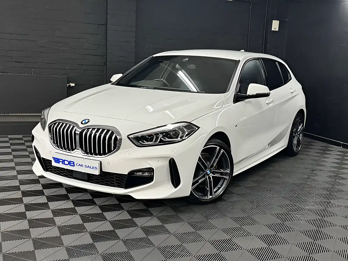 Used 2021 BMW 1 Series M Sport Alpine White - Front View