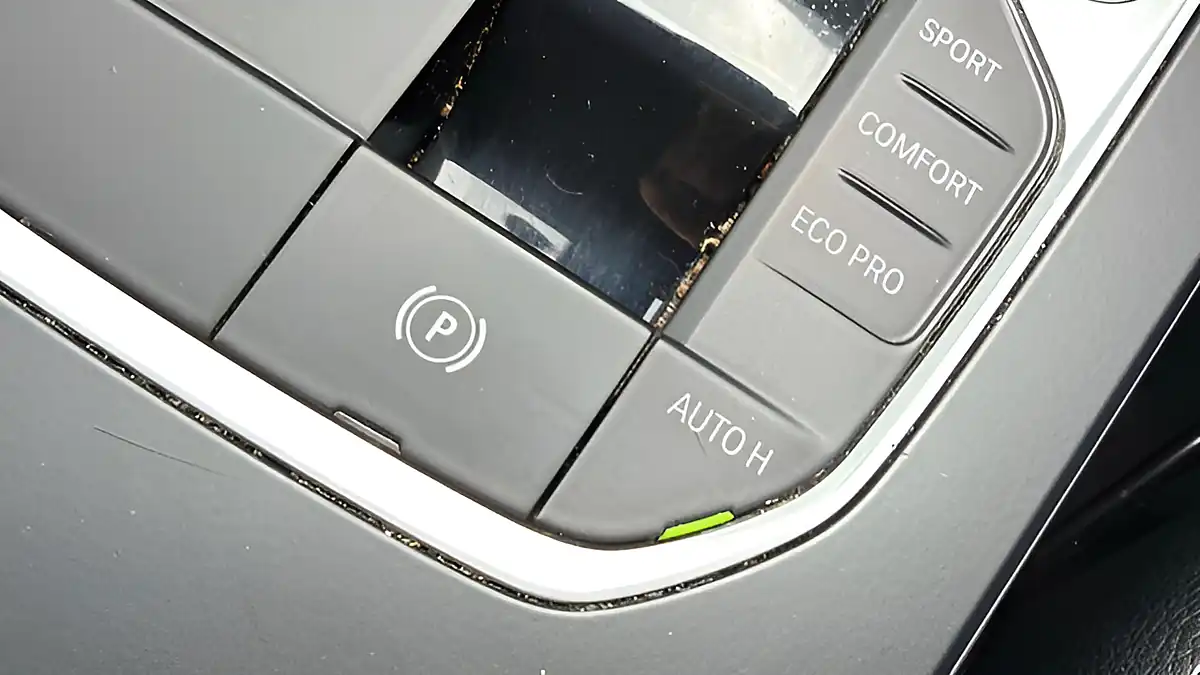 Used 2021 BMW 1 Series Se (lcp) White - Interior and Exterior details 12
