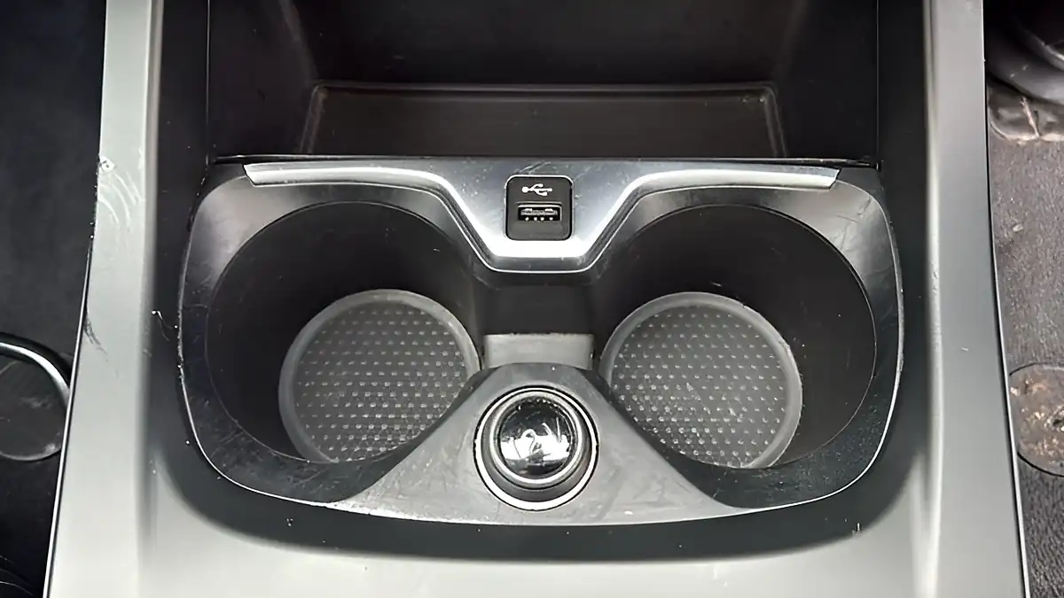 Used 2021 BMW 1 Series Se (lcp) White - Interior and Exterior details 16
