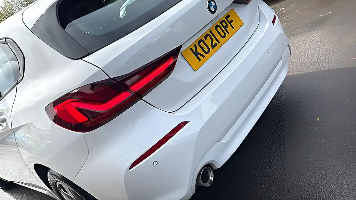 Used 2021 BMW 1 Series Se (lcp) White - Interior and Exterior details 17