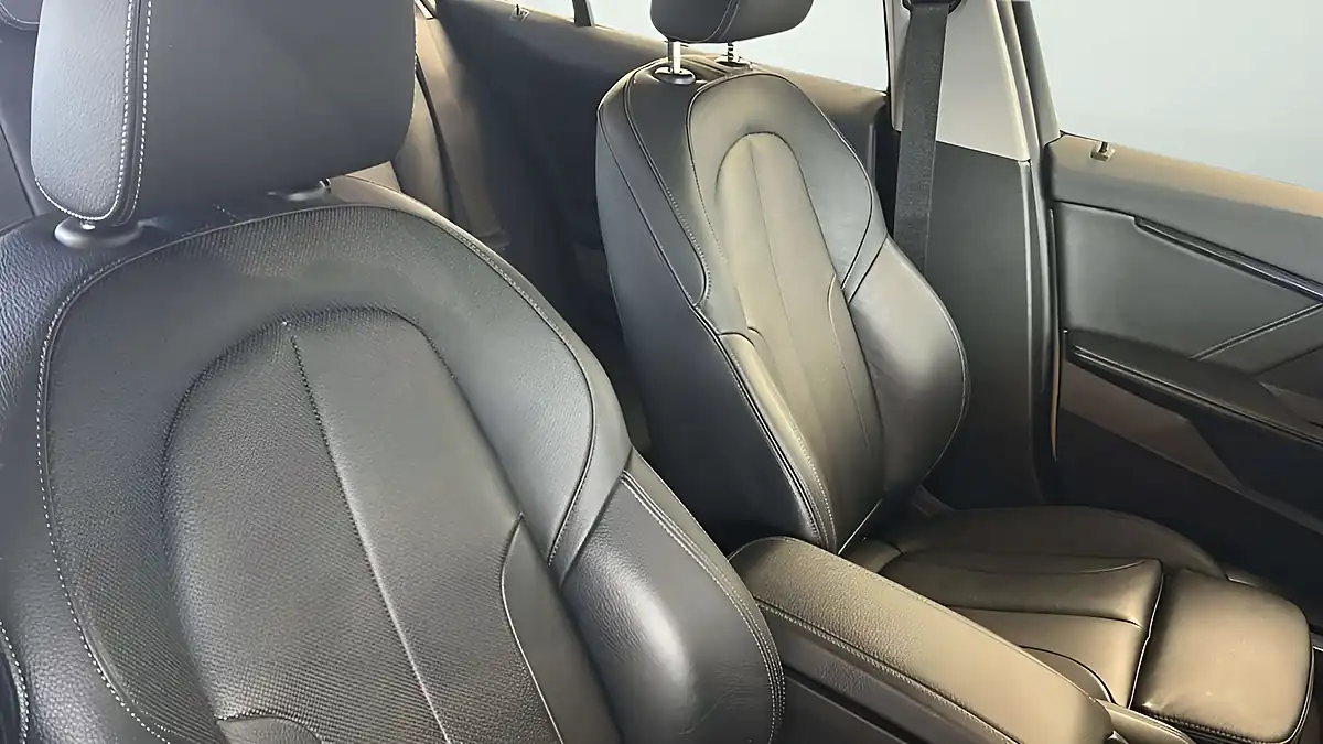 Used 2021 BMW 1 Series Sport (lcp) Glacier Silver - Interior and Exterior details 20
