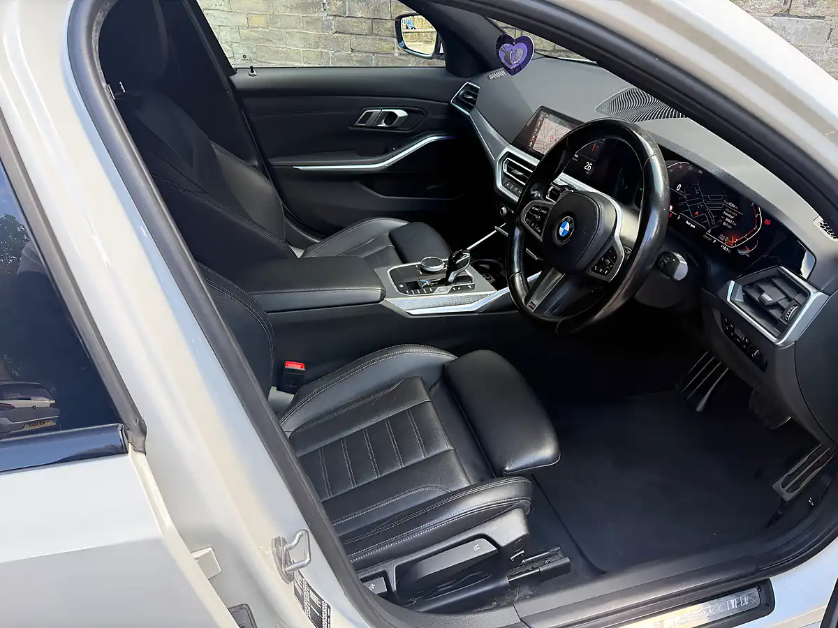 Used 2021 BMW 3 Series M Sport Alpine White - Interior and Exterior details 16