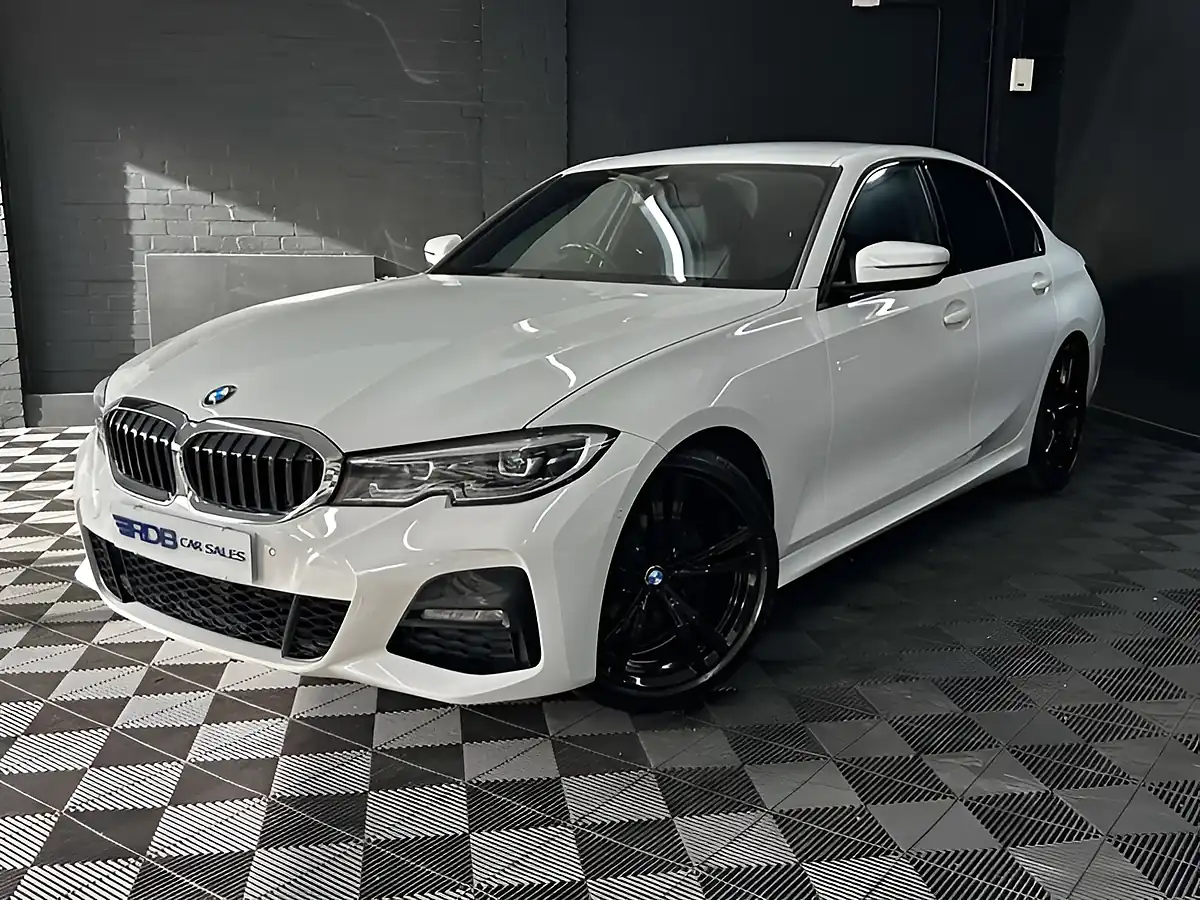 Used 2021 BMW 3 Series M Sport Alpine White - Front View