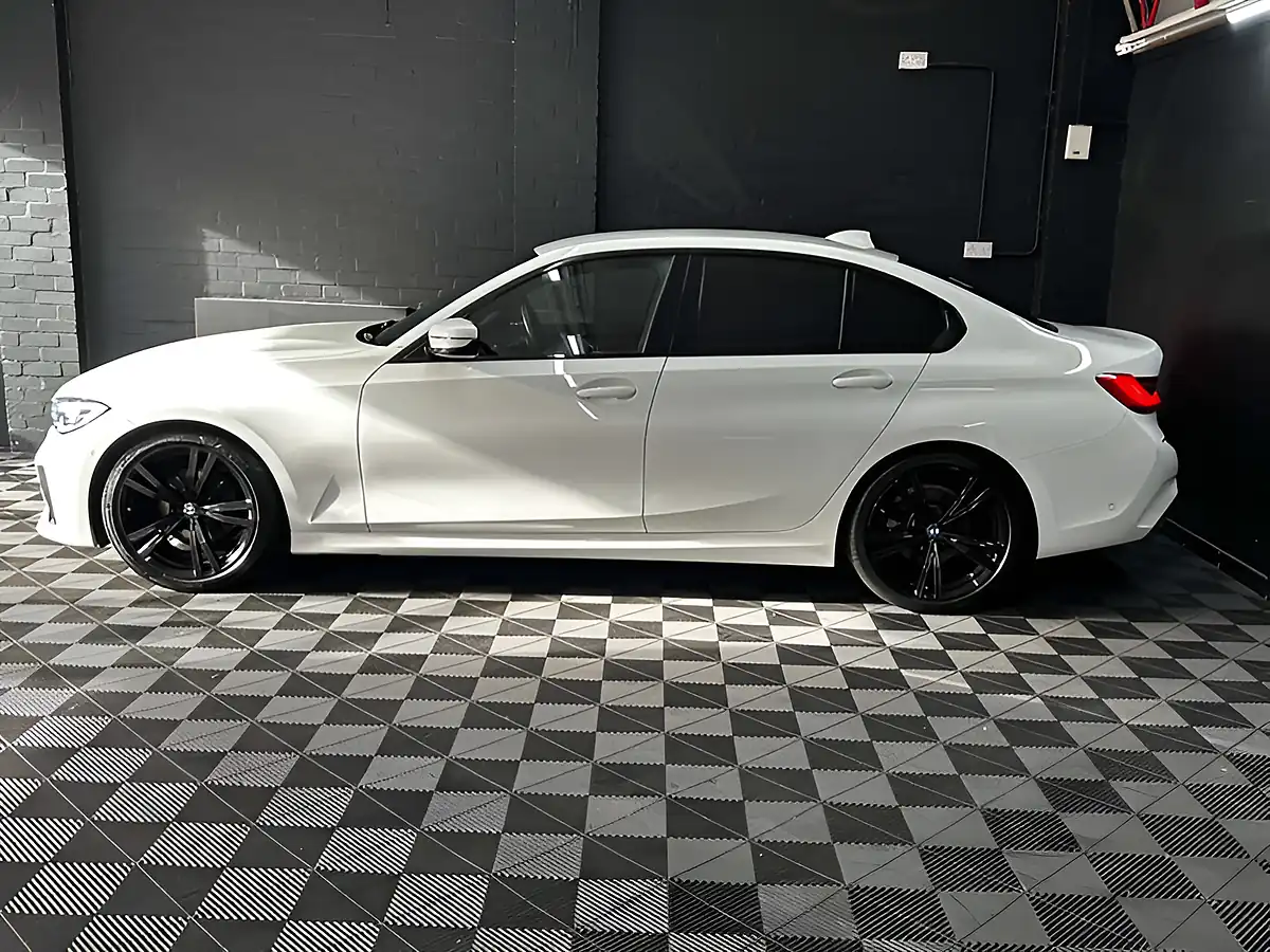 Used 2021 BMW 3 Series M Sport Alpine White - Interior and Exterior details 18