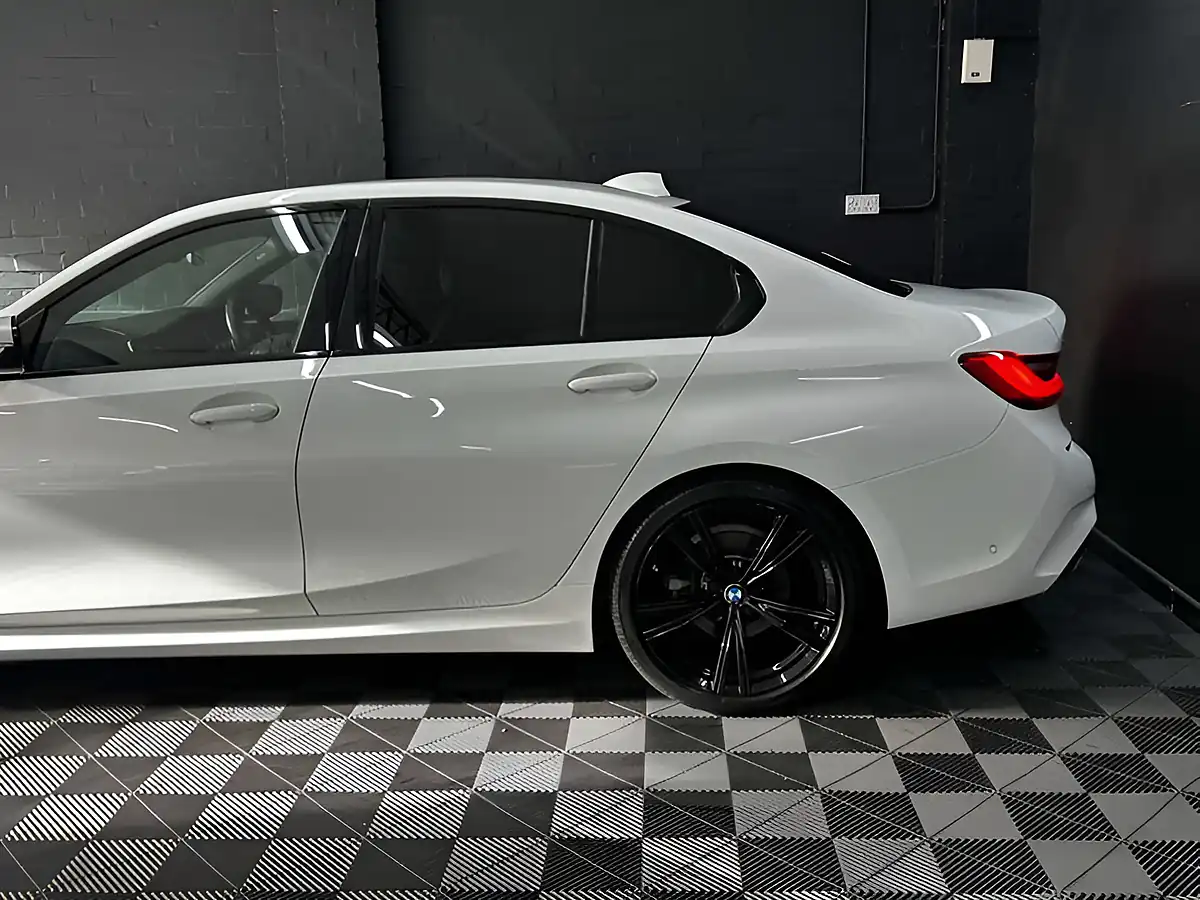 Used 2021 BMW 3 Series M Sport Alpine White - Interior and Exterior details 20