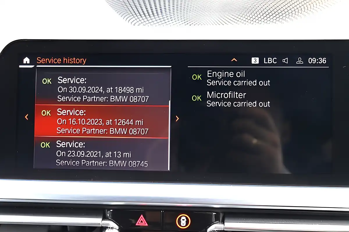 Used 2021 BMW 3 Series M Sport Alpine White - Interior and Exterior details 15