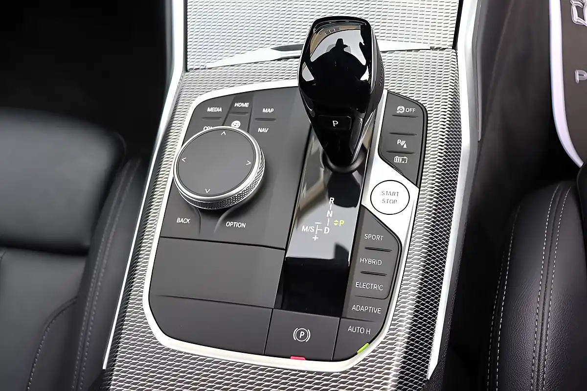 Used 2021 BMW 3 Series M Sport Alpine White - Interior and Exterior details 18