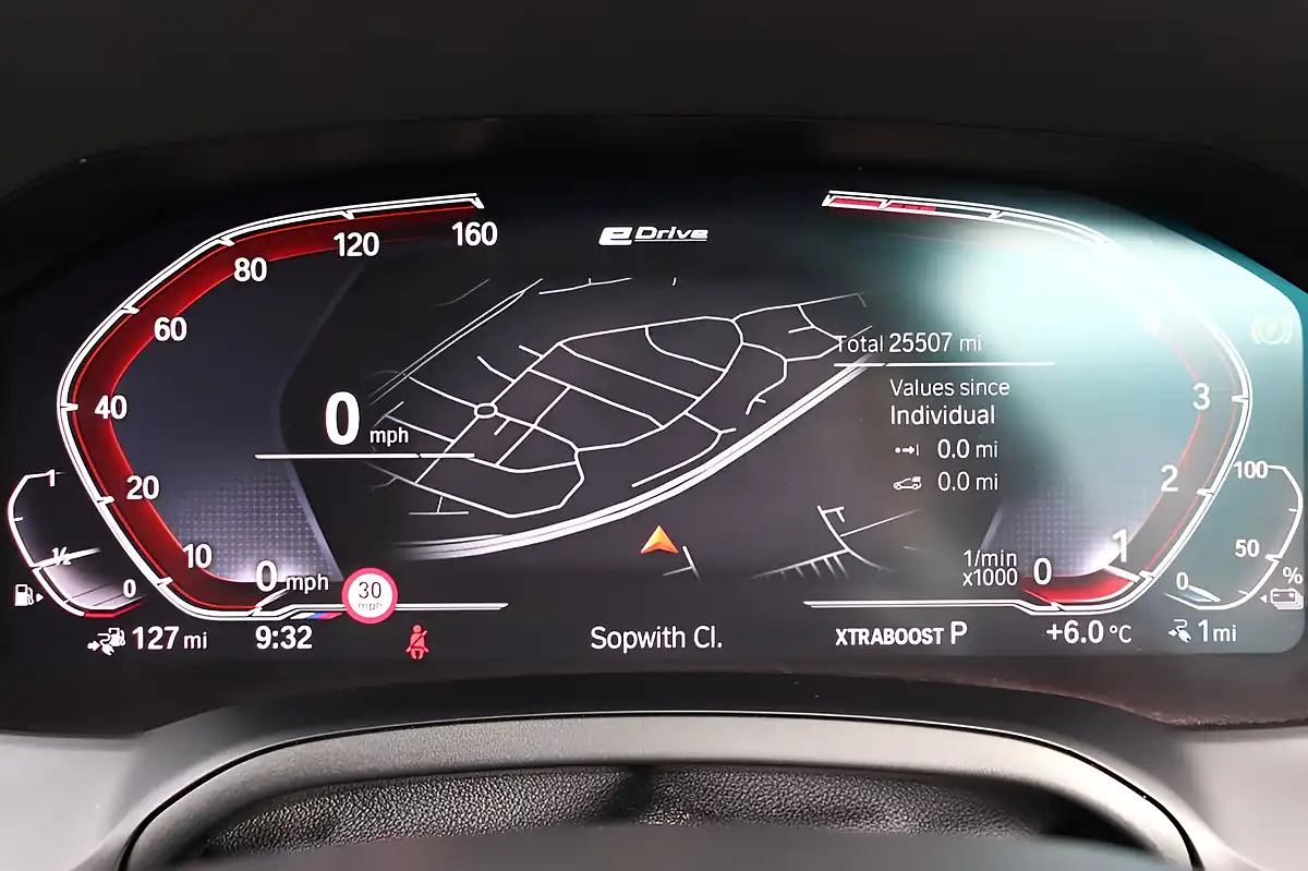 Used 2021 BMW 3 Series M Sport Alpine White - Interior and Exterior details 19