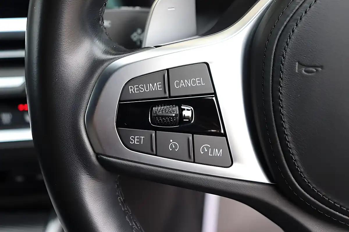 Used 2021 BMW 3 Series M Sport Alpine White - Interior and Exterior details 20
