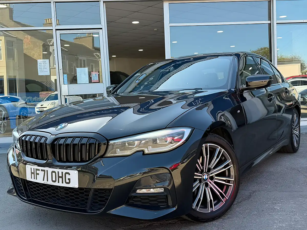 Used 2021 BMW 3 Series M Sport Black - Front View