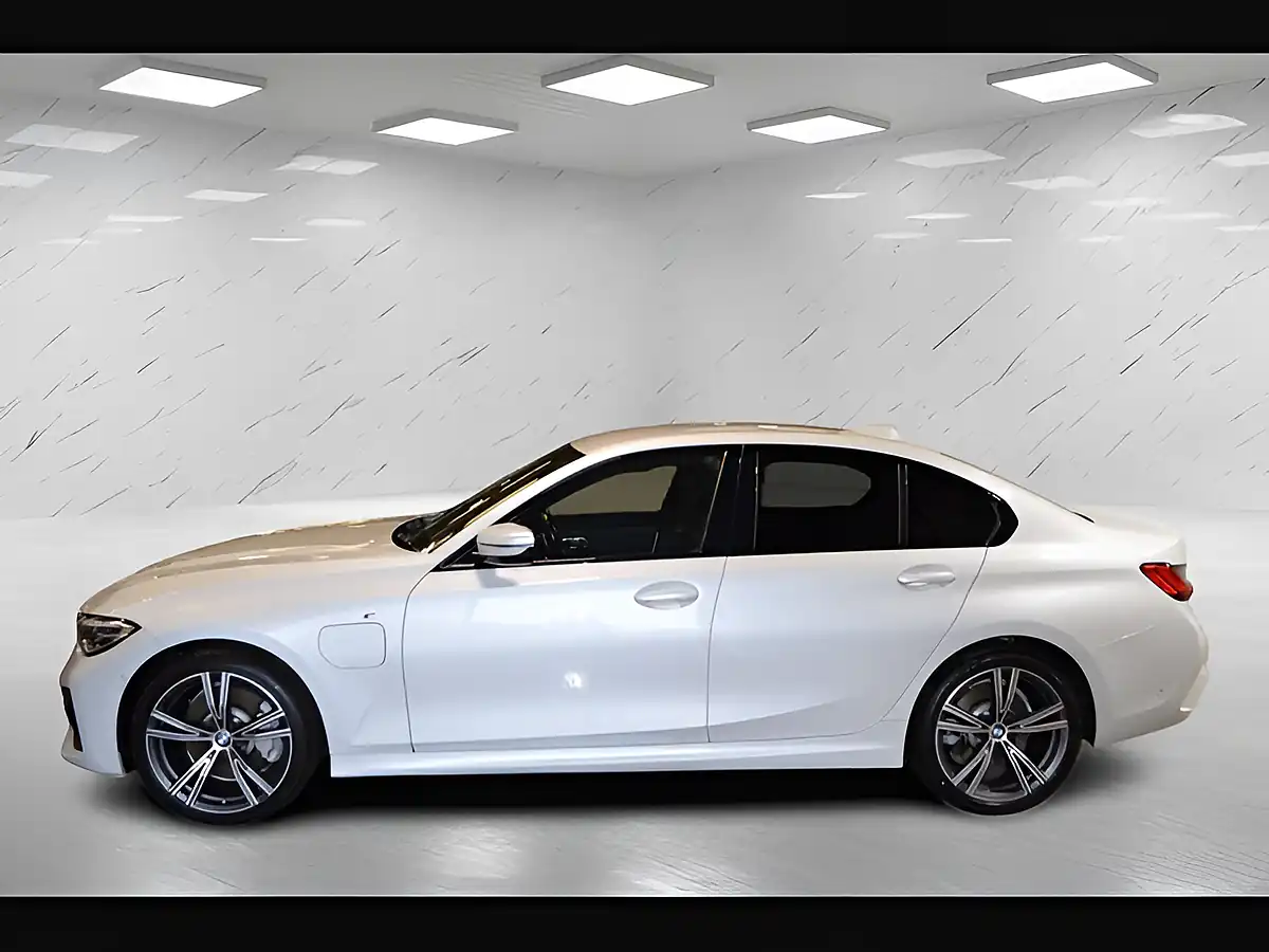 Used 2021 BMW 3 Series M Sport Mineral White - Interior and Exterior details 9