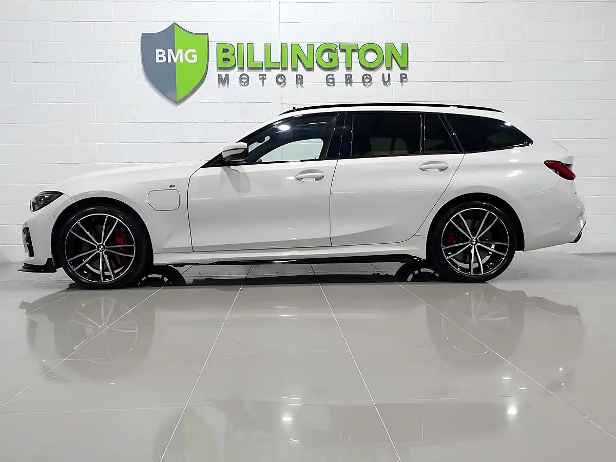Used 2021 BMW 3 Series M Sport Touring White - Interior and Exterior details 4
