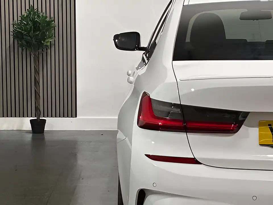 Used 2021 BMW 3 Series M Sport White - Interior and Exterior details 11