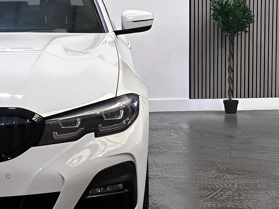 Used 2021 BMW 3 Series M Sport White - Interior and Exterior details 18