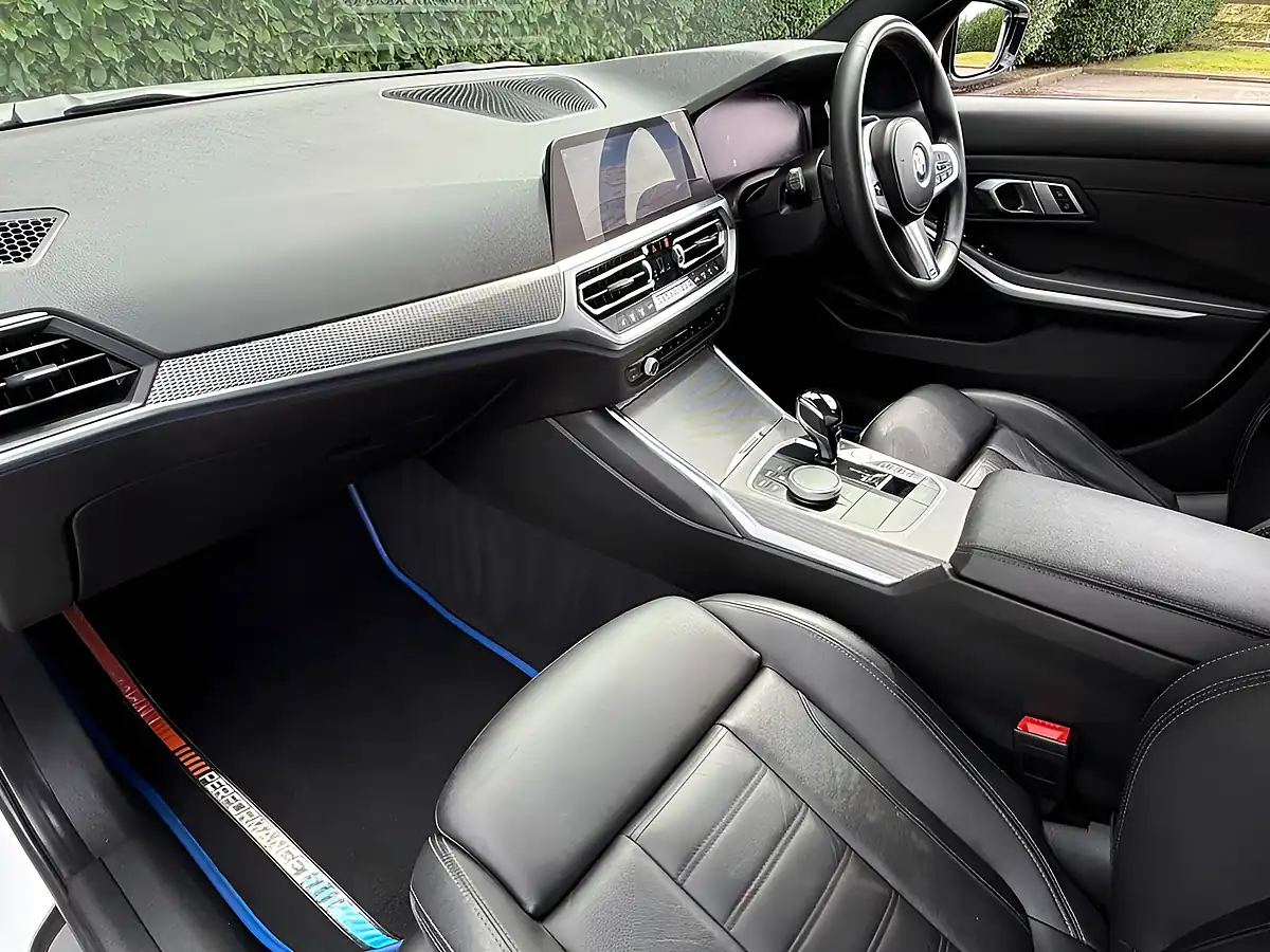 Used 2021 BMW 3 Series M Sport White - Interior and Exterior details 14
