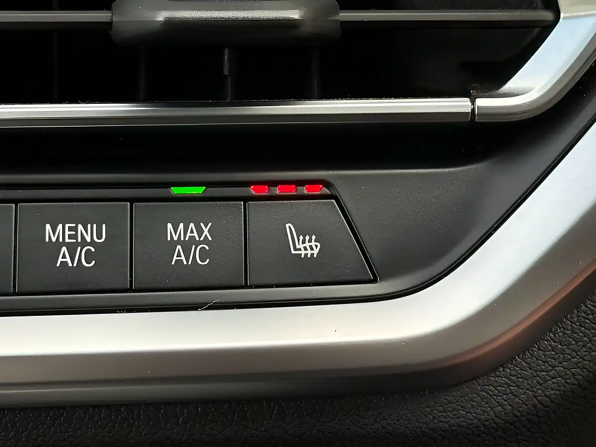 Used 2021 BMW 3 Series M Sport White - Interior and Exterior details 8