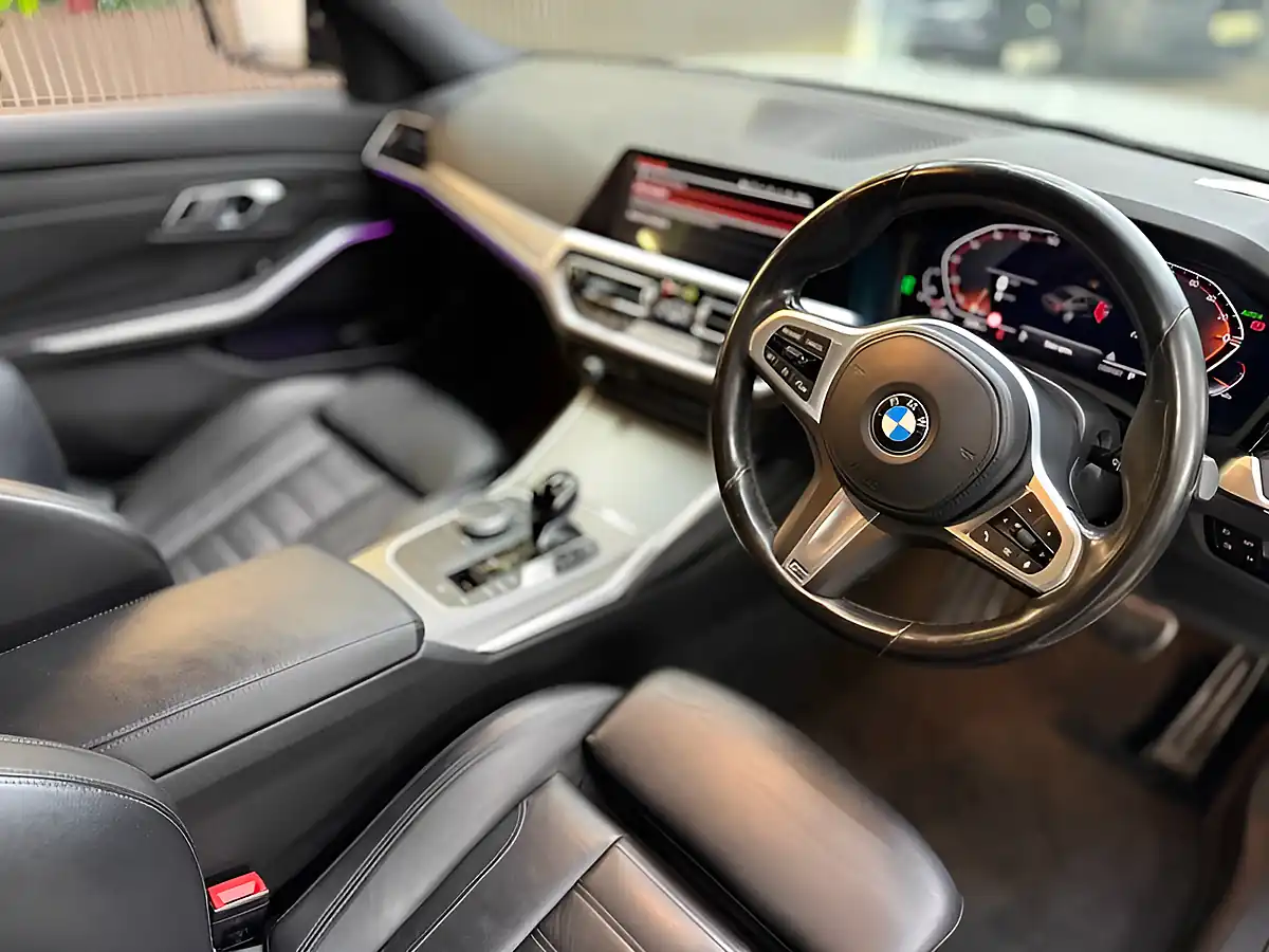 Used 2021 BMW 3 Series M Sport White - Interior and Exterior details 11