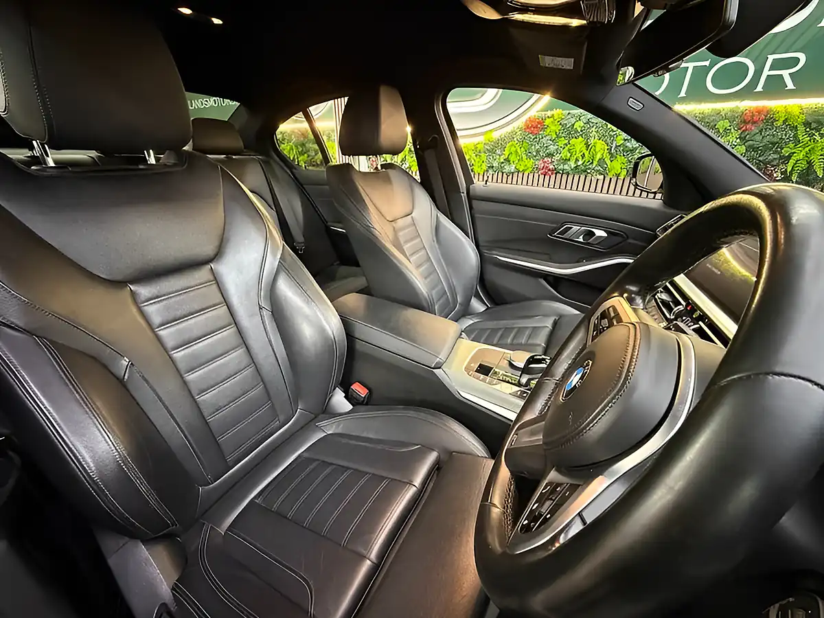 Used 2021 BMW 3 Series M Sport White - Interior and Exterior details 12