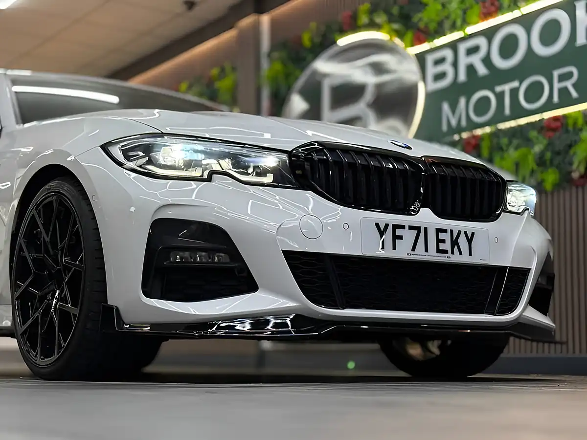 Used 2021 BMW 3 Series M Sport White - Interior and Exterior details 4