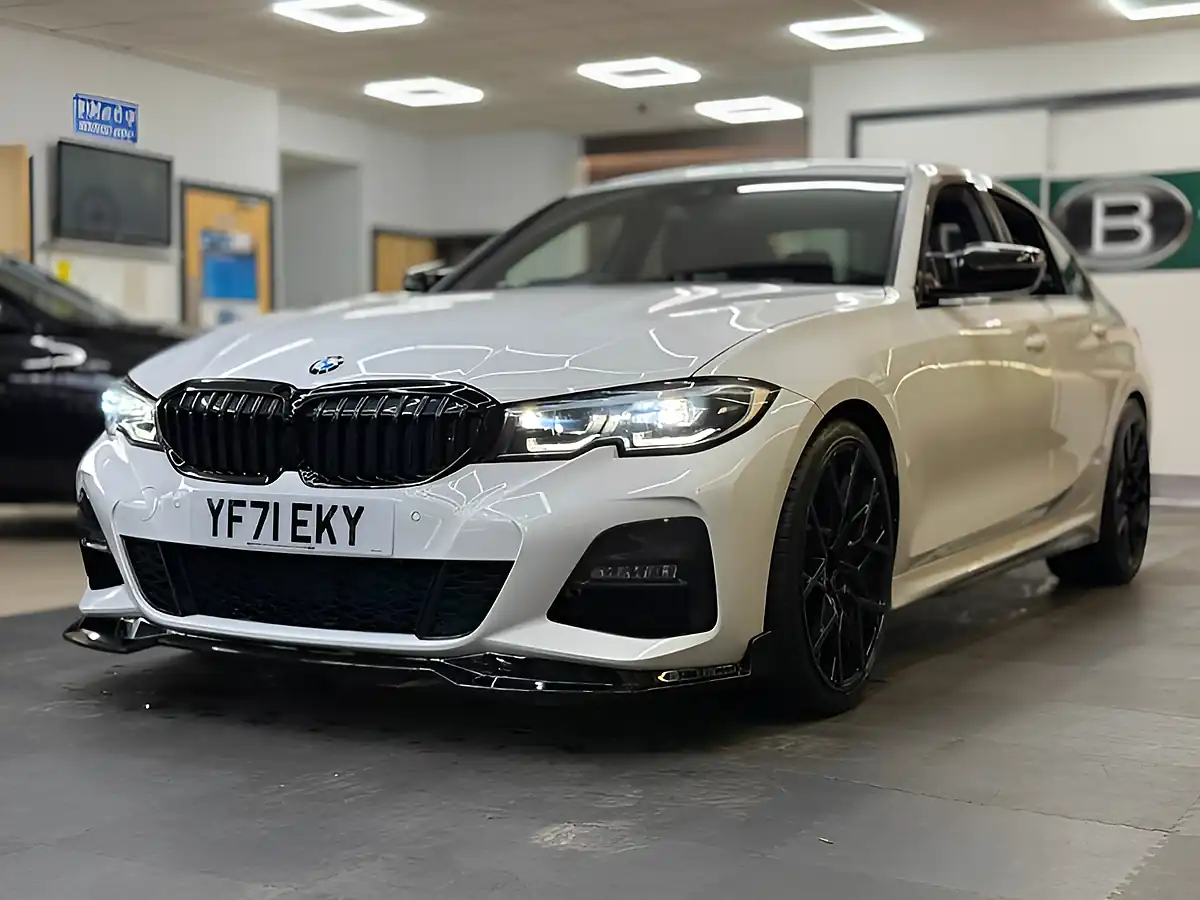 Used 2021 BMW 3 Series M Sport White - Interior and Exterior details 7