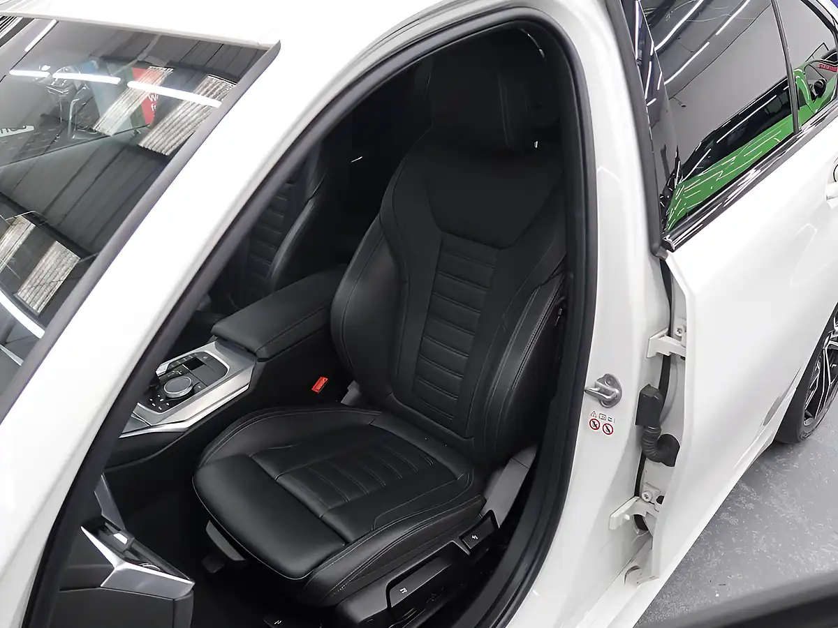 Used 2021 BMW 3 Series M Sport White - Interior and Exterior details 16