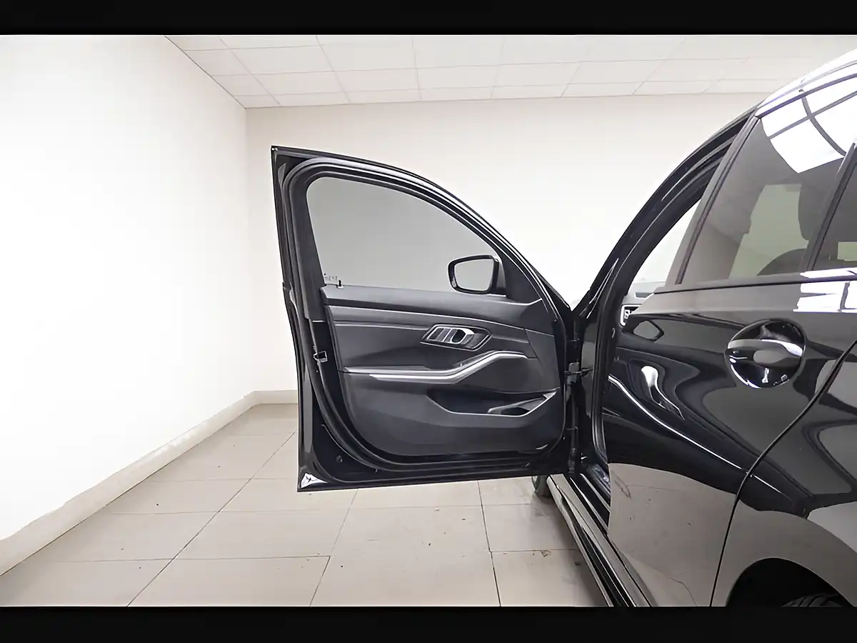Used 2021 BMW 3 Series M340i Black - Interior and Exterior details 18