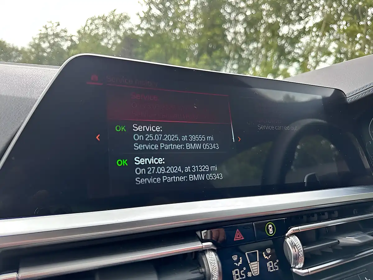 Used 2021 BMW 3 Series Performance Black Sapphire - Interior and Exterior details 19
