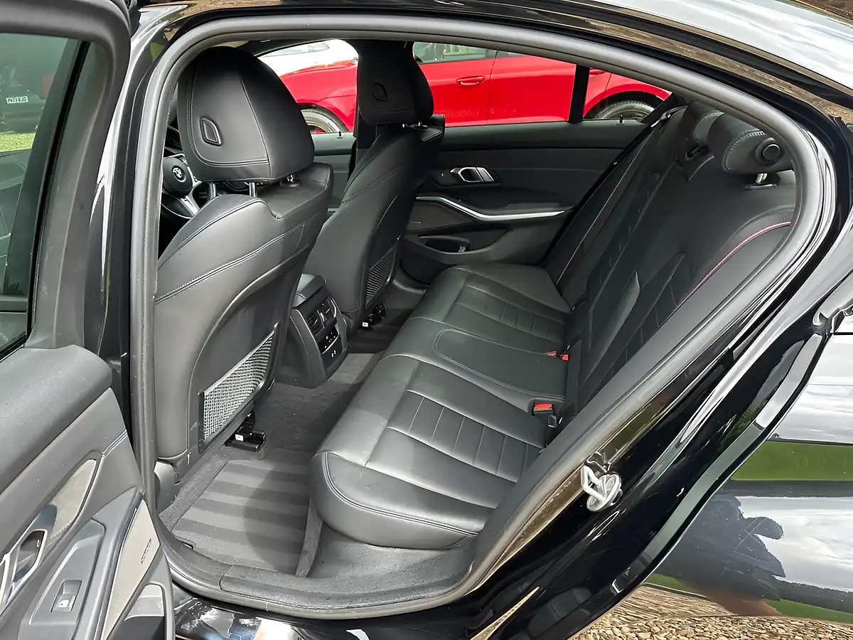 Used 2021 BMW 3 Series Performance Black Sapphire - Interior and Exterior details 7