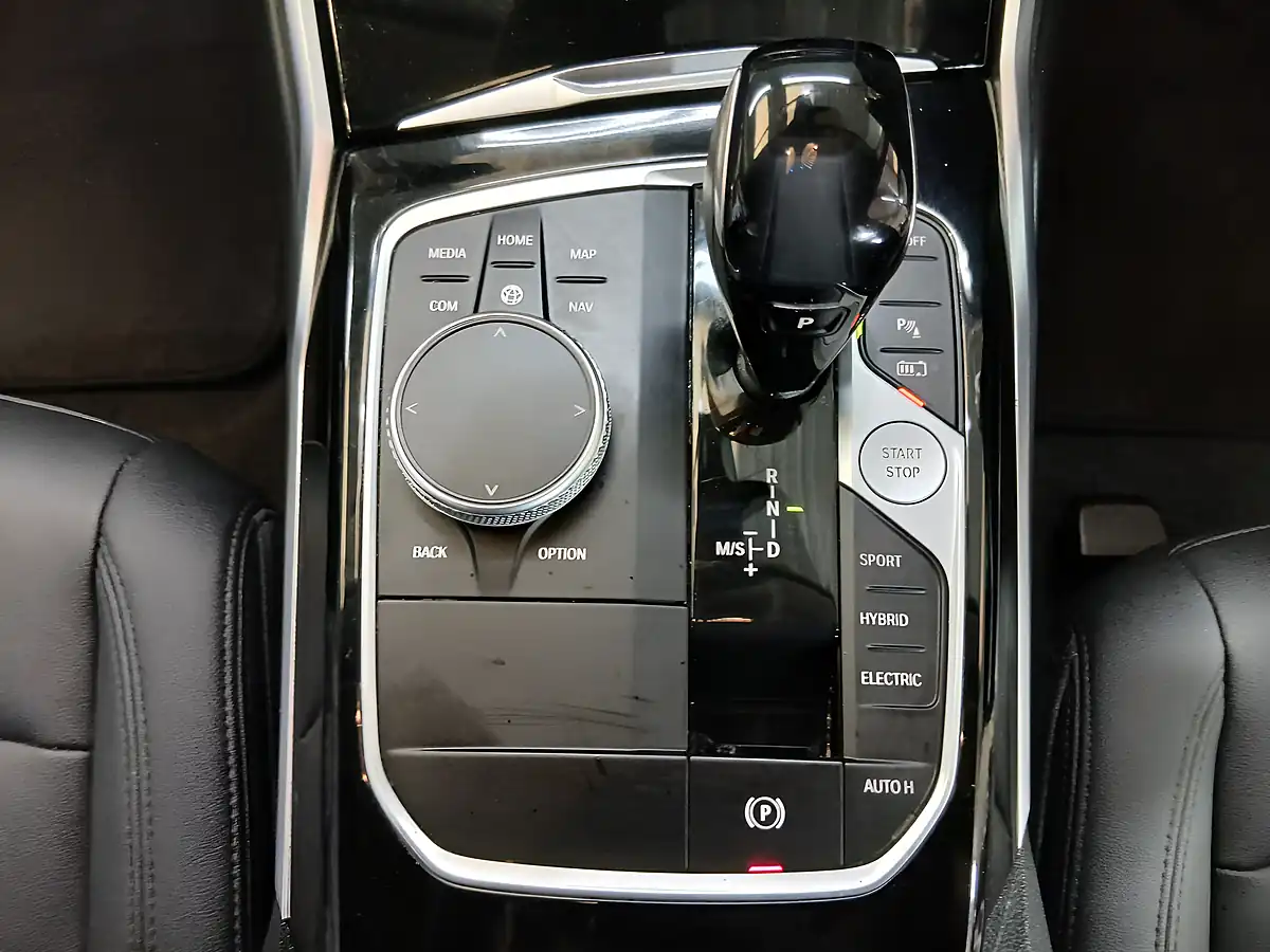 Used 2021 BMW 3 Series Se Pro White - Interior and Exterior details 17