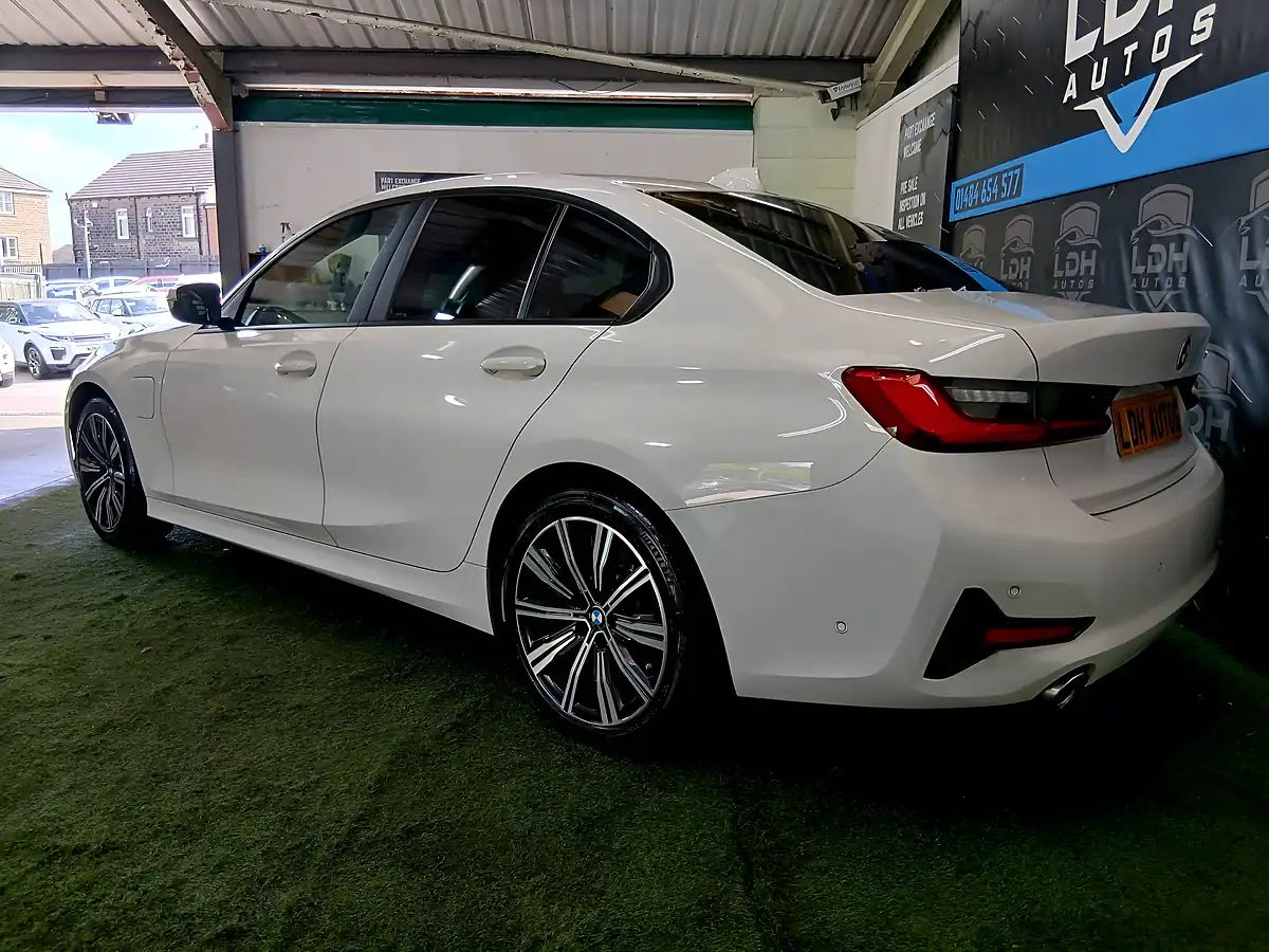 Used 2021 BMW 3 Series Se Pro White - Interior and Exterior details 5