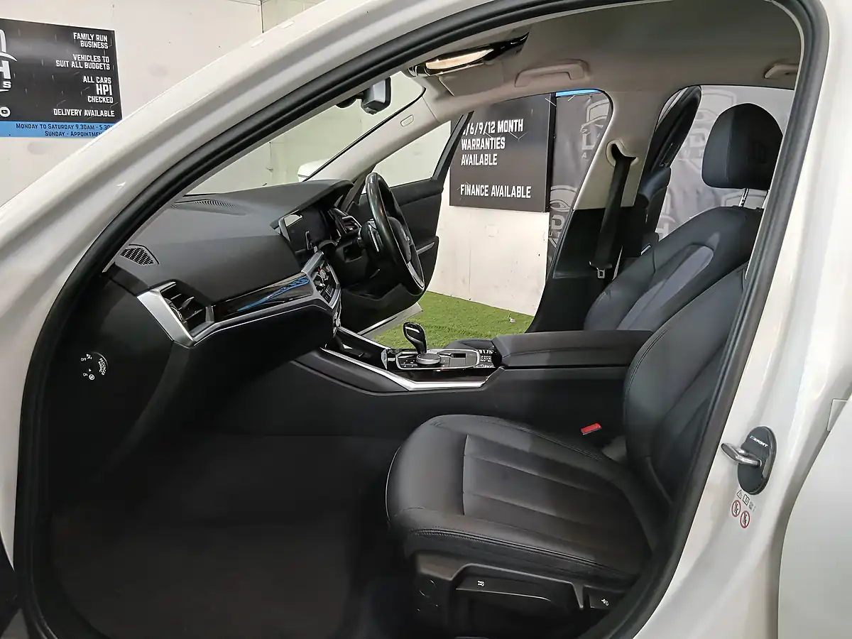 Used 2021 BMW 3 Series Se Pro White - Interior and Exterior details 9