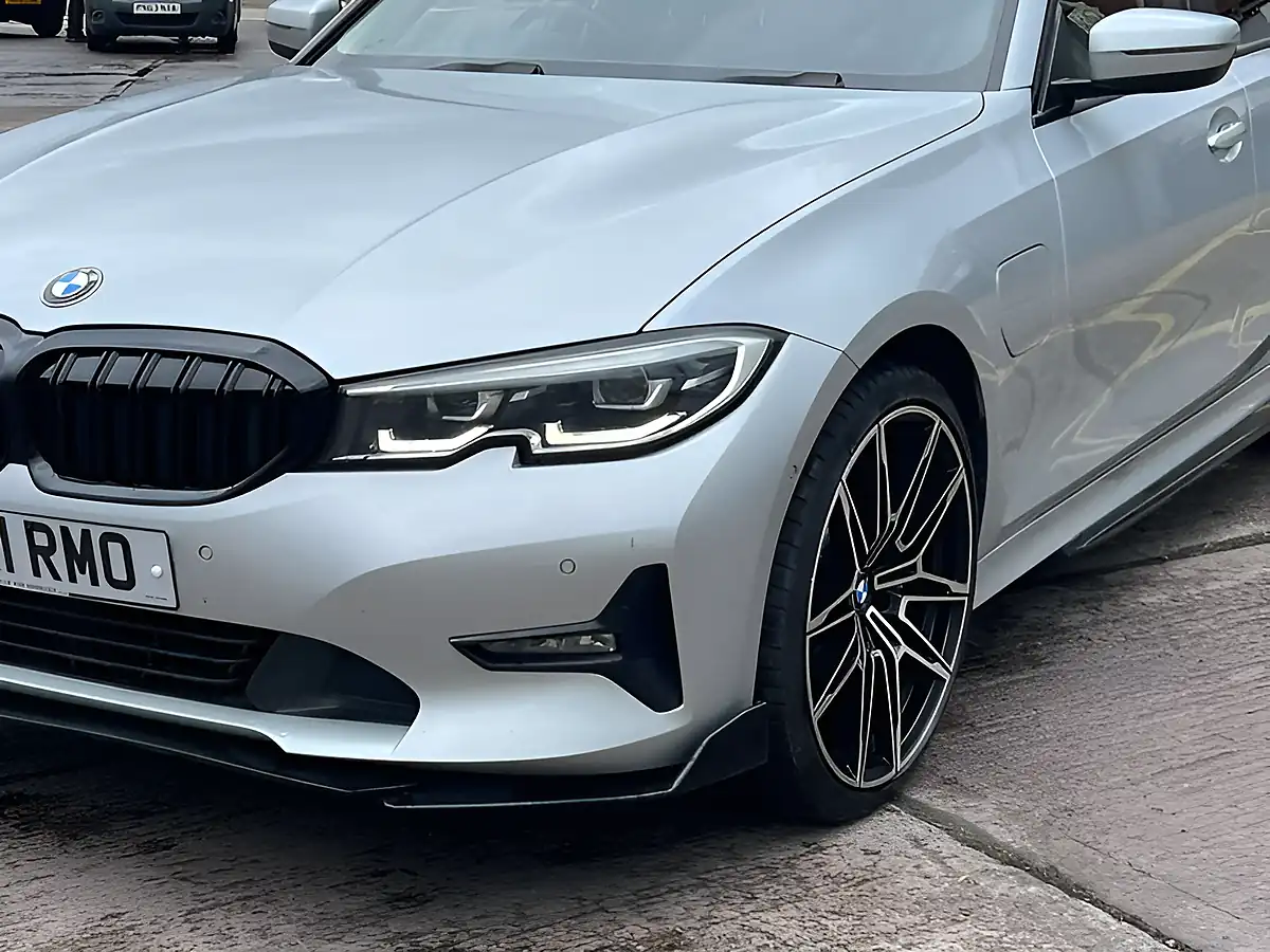 Used 2021 BMW 3 Series Se Professional Glacier Silver - Interior and Exterior details 10