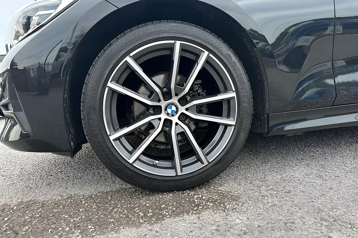 Used 2021 BMW 3 Series Sport Touring Black - Interior and Exterior details 9