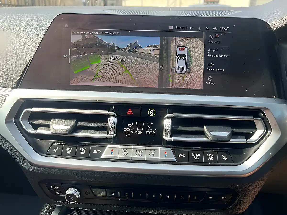 Used 2021 BMW 4 Series M Sport Alpine White - Interior and Exterior details 15