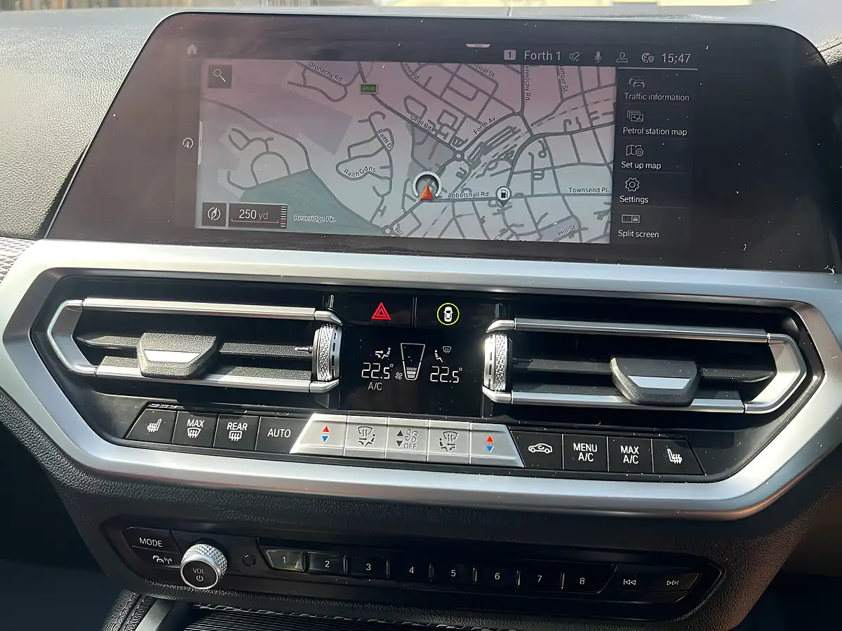 Used 2021 BMW 4 Series M Sport Alpine White - Interior and Exterior details 17